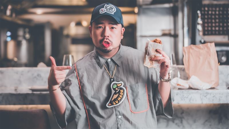 獨／遭夜市王攤商嗆垃圾　阿達嚇傻淚崩