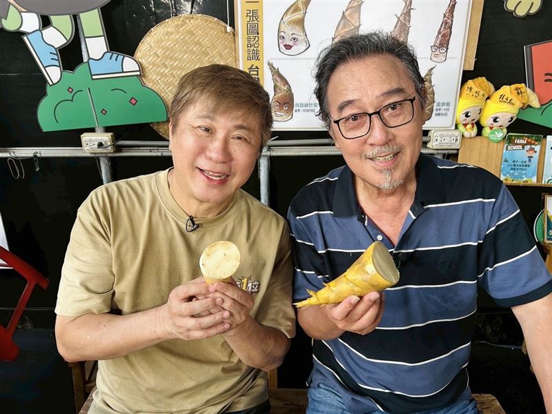 胡瓜（左）與趙樹海曾是鄰居（圖／下面一位提供）