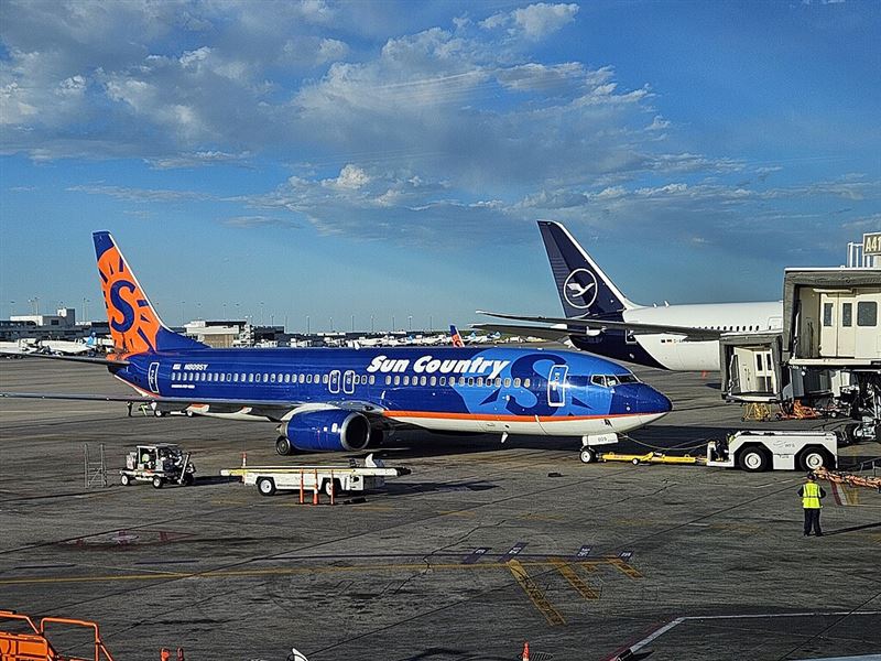 一名口罩怪客搭乘太陽城航空班機在機上鬧事，導致飛機緊急迫降芝加哥。（示意圖／翻攝維基百科）