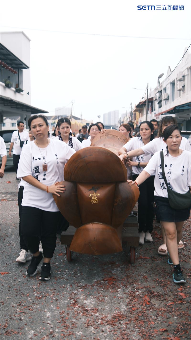 仈靈殿棺材。（圖／寶島神很大）