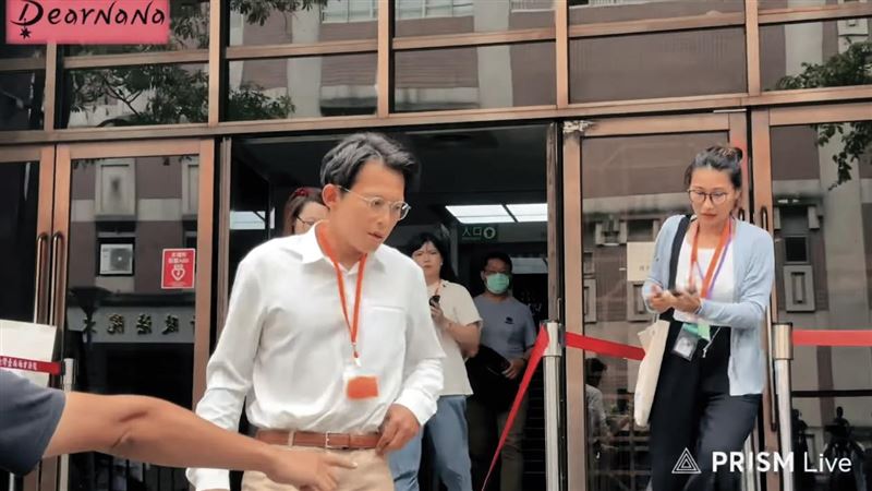 黃國昌狗仔、王鴻薇助理跟監拆帳比例曝！
