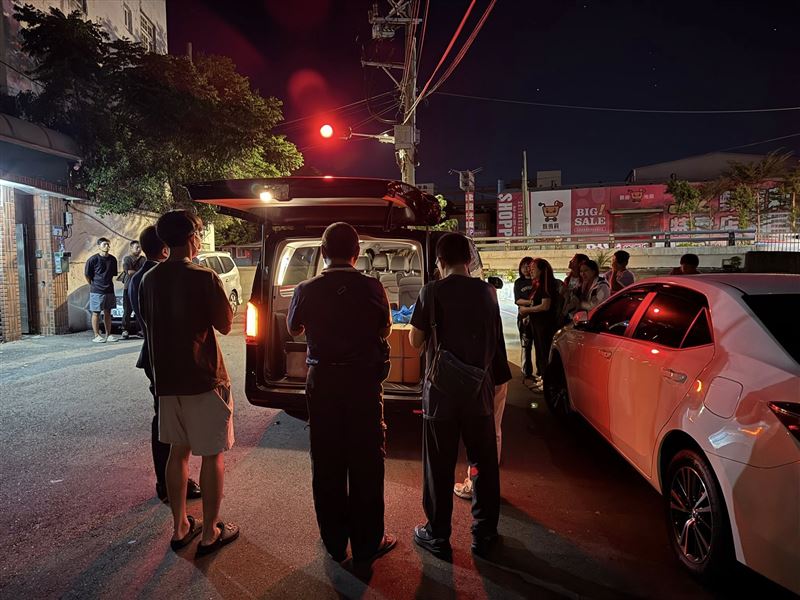 桃園「挖土機超人」林鴻森花蓮救災，遭刺傷感染，中秋夜宣告不治。（圖／翻攝自林奕華臉書）