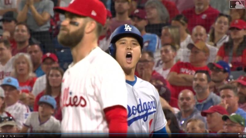 大谷翔平敲出安打後歡呼。（圖／翻攝自MLB官網）