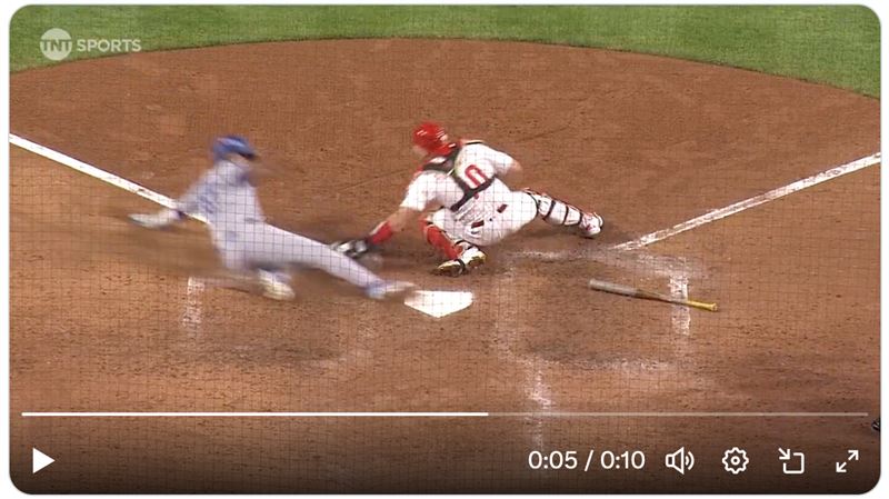 分區系列賽G2道奇費城人7局上上演本壘攻防戰。（圖／翻攝自MLB X）