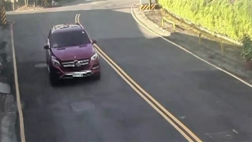 黃子佼開賓士出車禍　肇逃影片曝光