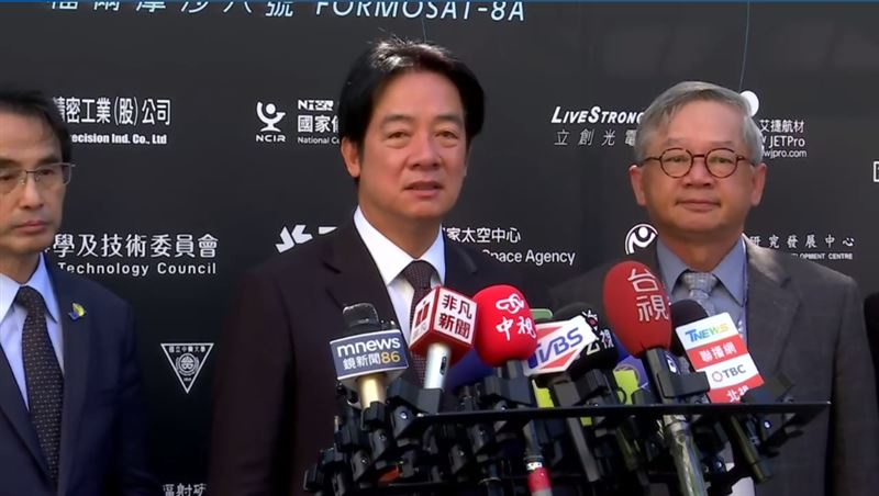 總統賴清德出席「國家太空中心福衛八號『齊柏林衛星』起運典禮」前受訪。（圖／翻攝畫面）