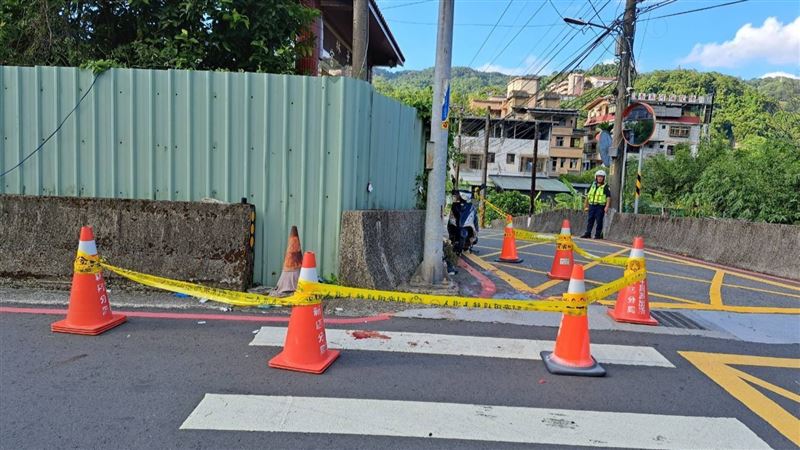 警方在事故現場拉封鎖線調查。（圖／翻攝畫面）