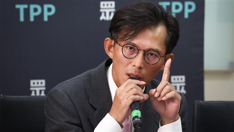 律師酸黃國昌：協會應正名「國蔥徵信社」