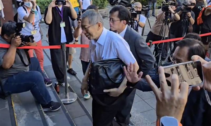 柯文哲首次以證人身分出庭作證，對於Excel工作簿相關問題，共16次拒絕回答。（圖／翻攝畫面）