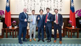 總統賴清德接受美國廣播節目「The Clay Travis and Buck Sexton Show」專訪。（圖／總統府提供）