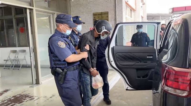 陳男被依殺人未遂移送地檢署。（圖／翻攝畫面）