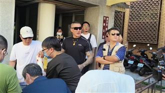 館長攜百份麥當勞現身法院　再回應斬首論