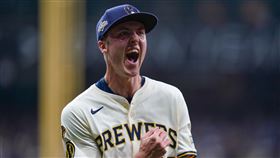 分區系列賽G2釀酒人7:3擊敗小熊聽牌。（圖／美聯社／達志影像）