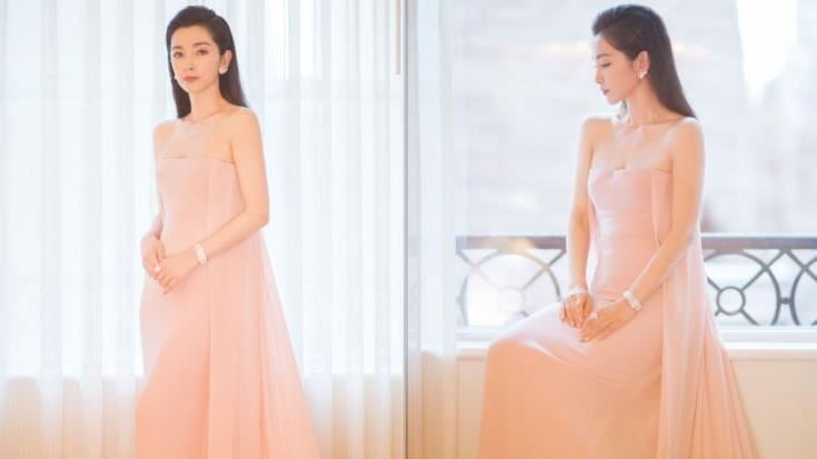 成龍近日因疑似伸出鹹豬手引熱議，現在又被網友翻出他與女星李冰冰（圖）的「床戲」再度成為焦點。（圖／翻攝自李冰冰IG）