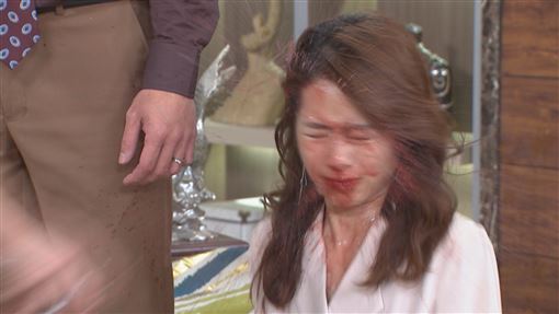 台八女神老公偷吃！崩潰抓姦怒潑小三紅酒