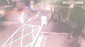 北市李男談判助陣時持水果刀刺死劉男。（圖／翻攝畫面）