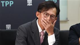 館長直播發言惹議　黃國昌：館長講話本就沒尺度網紅「館長」陳之漢日前在網路直播時突喊斬首總統引發議論，對此，民眾黨主席黃國昌（圖）表示，如果常看館長的直播，就會知道館長依心情表達想法，講話風格本來就比較沒什麼尺度。中央社記者王騰毅攝  114年10月7日