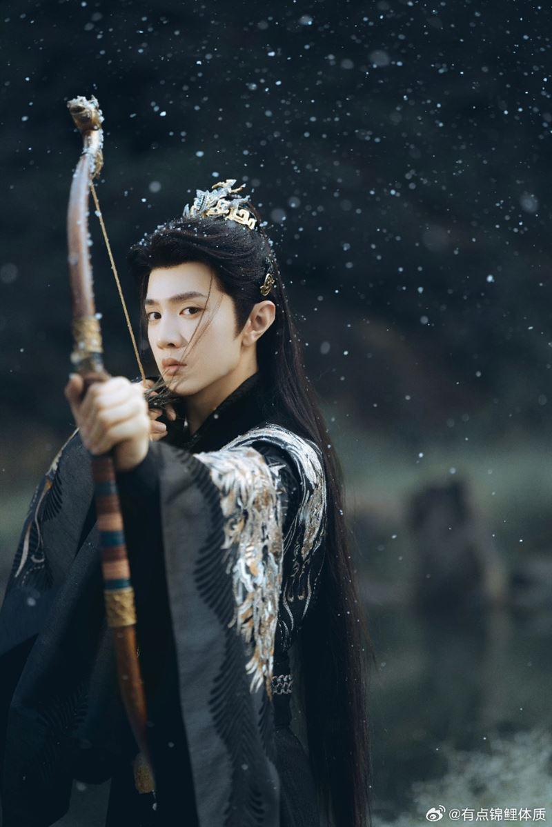 中國古裝劇《一笑隨歌》由陳哲遠領銜主演。（圖／翻攝自微博）