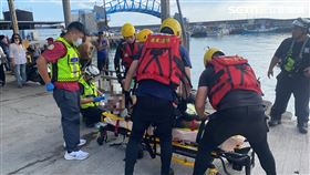 屏東,枋寮漁港,轎車,墜海,倒車（圖／翻攝畫面）