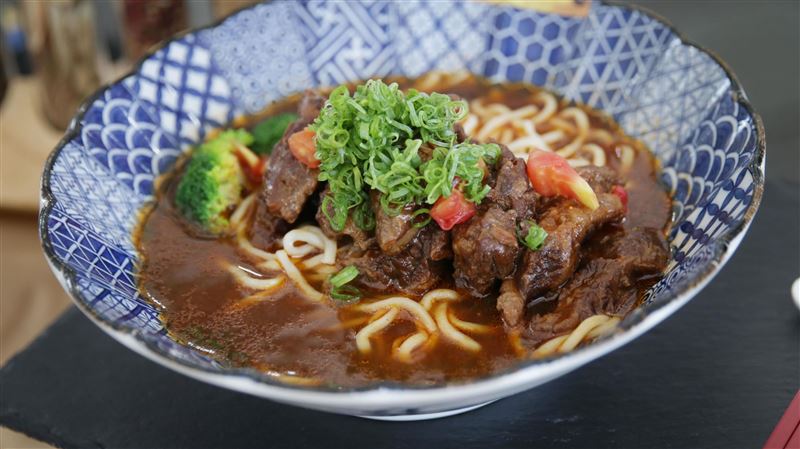 明開吃！國慶牛肉麵節陳鴻領軍　快看優惠