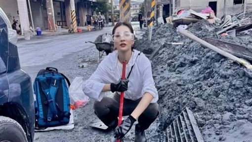 網紅穿破萬名鞋救災！當地志工：就是擺拍