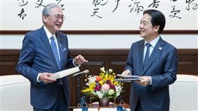 賴總統見古屋圭司（1）總統賴清德（右）17日接見日本「日華議員懇談會」會長古屋圭司（左）。（總統府提供）中央社記者葉素萍傳真  114年3月17日