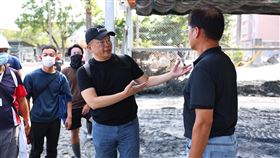 中職會長蔡其昌前往花蓮勘災。（圖／中華職棒提供） 
