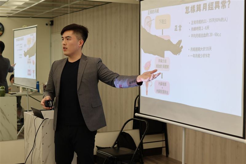 周維薪醫師認為，治療不應只是開藥，而是陪伴病人走向「不必依賴藥物」的生活。（圖／周維薪提供）