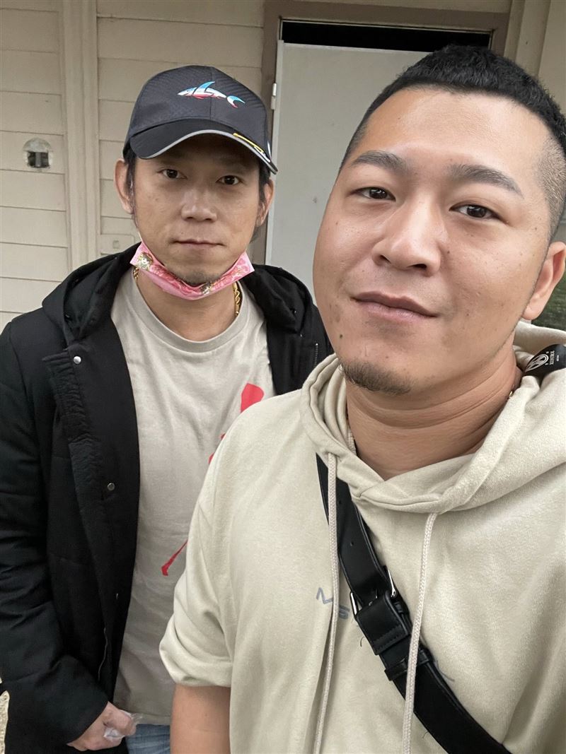 草爺（右）與顏正國交情深（圖／司徒提供）