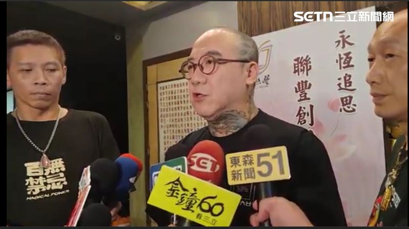顏正國去年十一月就得了肺腺癌，檢查的時候已經肺腺癌末期，鋼鐵爸說「當我們得知消息時沒辦法釋懷，他自己也沒辦法接受」。（圖／翻攝畫面）