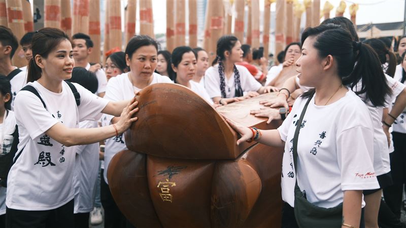 當地認為摸棺發財