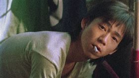 顏正國在《少年吔，安啦！》電影中中秋節遭到幫派的槍殺身亡，如今現實生活中也在中秋節過後病逝，令許多影迷直呼巧合。（圖／牽猴子提供）