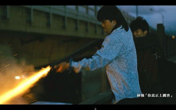 顏正國在《少年吔，安啦！》電影中中秋節遭到幫派的槍殺身亡，如今現實生活中也在中秋節過後病逝，令許多影迷直呼巧合。（圖／牽猴子提供）