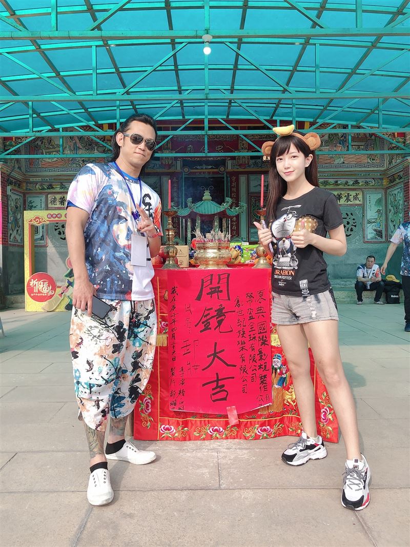 顏正國獨排眾議讓她擔任女主角，派派視他為偶像恩師。（圖／翻攝自IG @kimi_013013）
