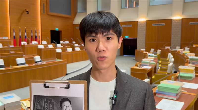 新竹縣議員歐陽霆說明普發依據。（圖／翻攝畫面）