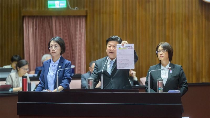 硬槓卓榮泰　他：傅崐萁是極度危險的法盲