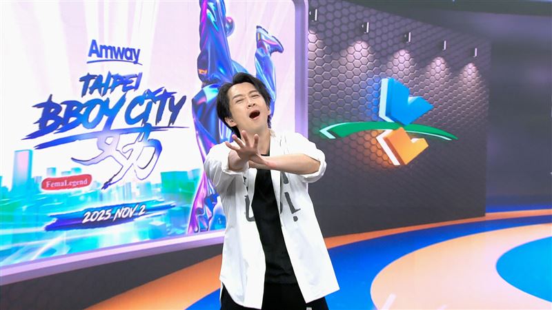 陳漢典化身主播。（圖／安麗提供）