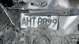 新／怪手挖出砂石場闆娘轎車　車內有人
