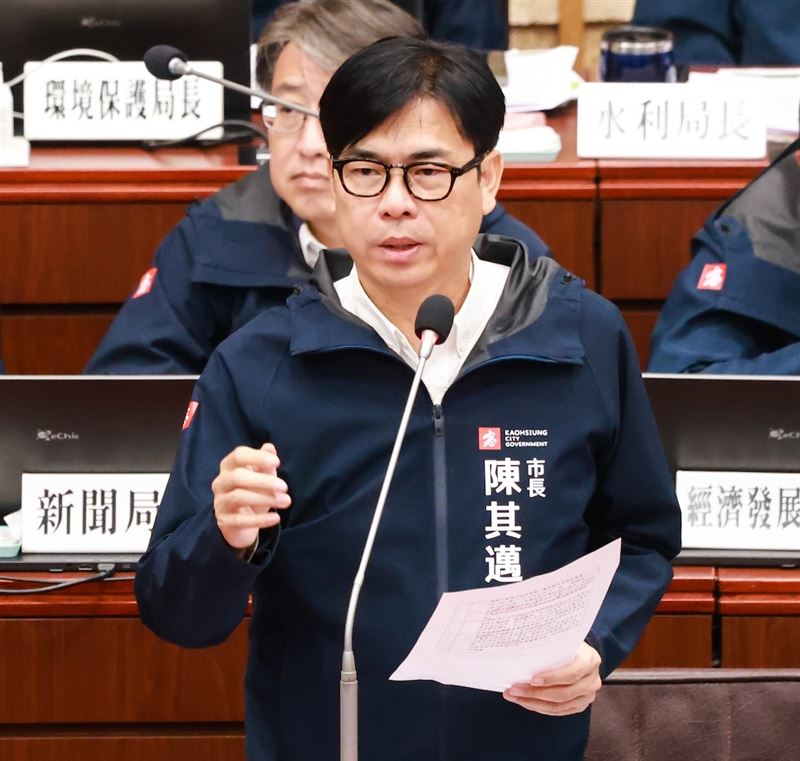高雄市長陳其邁今（8）日於議會答詢時向輝達招手。（圖／翻攝自陳其邁臉書）