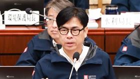 高雄市長陳其邁今（8）日於議會答詢時向輝達招手。（圖／翻攝自陳其邁臉書）