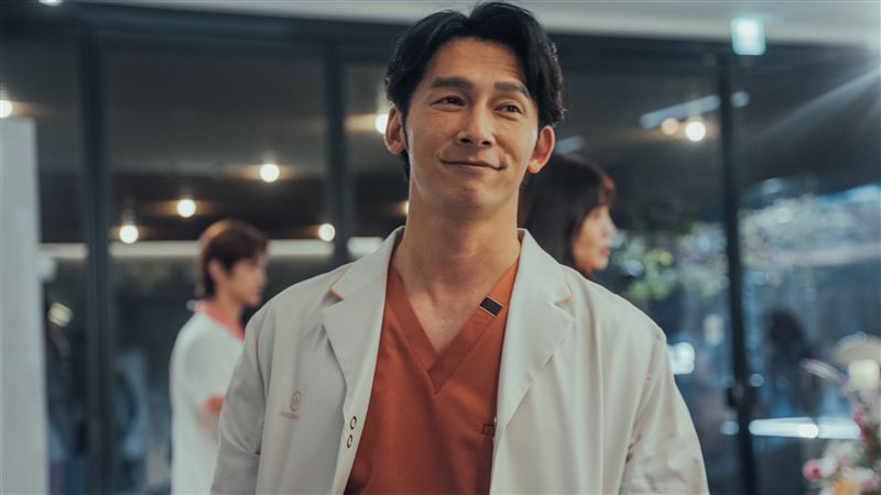 温昇豪主演、監製《整形過後》。（圖／六魚文創提供）