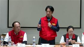 賴清德至中央災害應變中心前進協調所關心災後處置情形，花蓮縣長徐榛蔚坐在總統旁出席（圖／翻攝畫面）