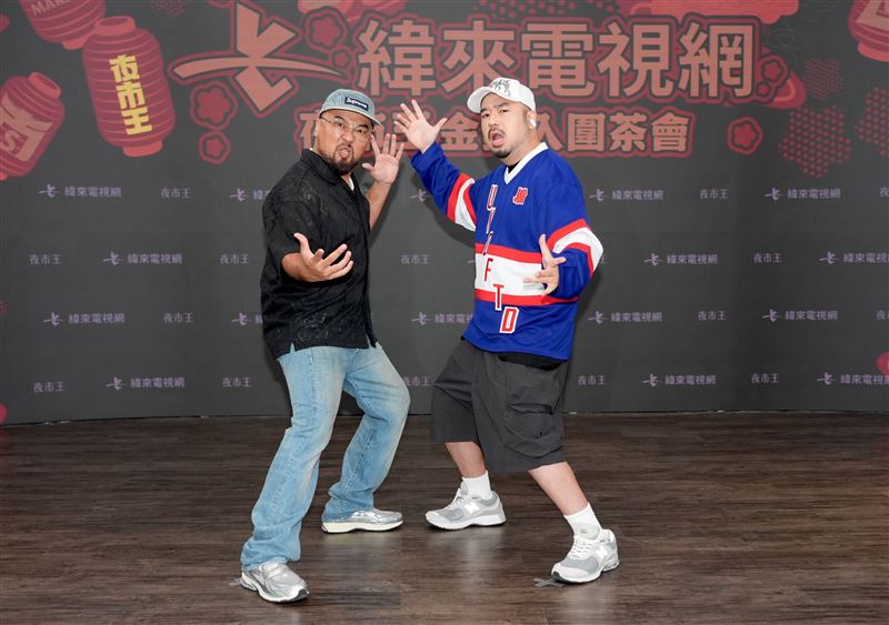 阿達（右）與美麗本人入圍金鐘（圖／緯來提供）