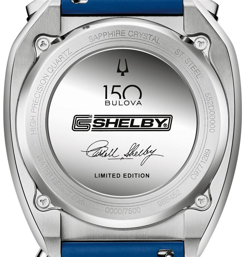 背蓋刻上Carroll Shelby親筆簽名與Bulova 150週年紀念字樣。（圖／翻攝Bulova網站）