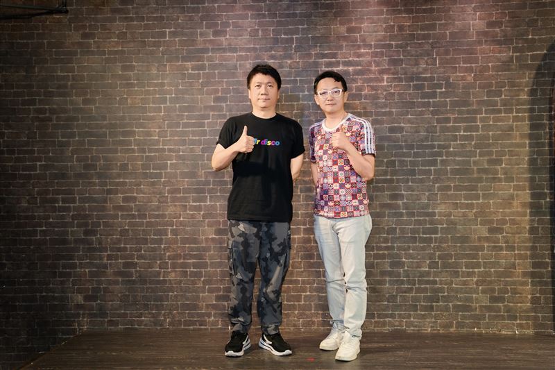 左起朱峰、王奇。（圖／小王子奇影像提供）