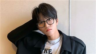 男星被拍看《我英》　遭小粉紅炎上登熱搜