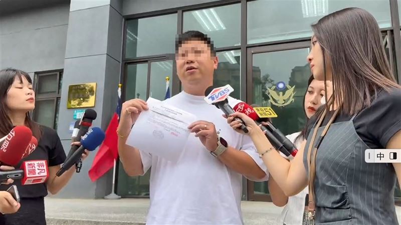 房地產網紅YouTuber到林口警分局提告。（圖／翻攝畫面）