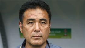日本足協技術總監影山雅永，他因涉嫌在飛機上觀看兒童色情影像，遭法國判刑18個月，並禁止入境10年。他所任職的日本足協，也將他解職。（圖／美聯社／達志影像）