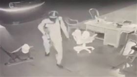 越南富商1家3口遭滅門　嫌犯稱完成遊戲　（圖／翻攝越南快訊）