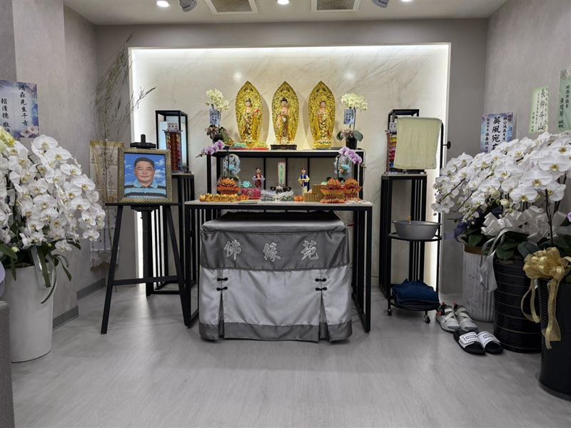 家屬遵照林鴻森遺願不舉行公祭。（圖／翻攝自「福隆禮儀」臉書）